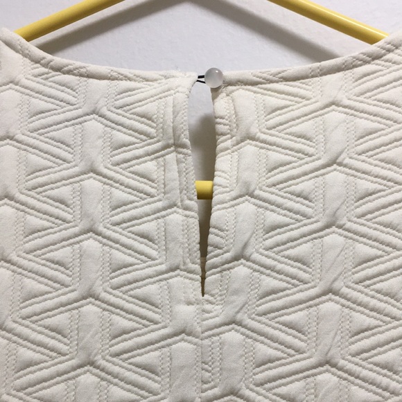 Romeo & Juliet Cream Dress, Size M - Picture 7 of 8